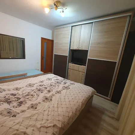 Ells Apartment